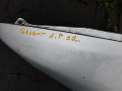 MITSUBISHI GALANT VIII 96-06 BŁOTNIK LEWY PRZÓD