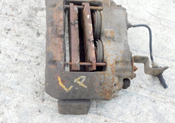 IVECO EUROCARGO 80E21 17,5" 5,9L 02-08 ZACISK LEWY PRZÓD