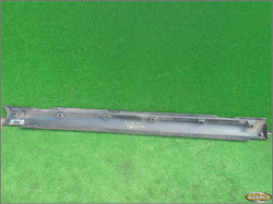 VECTRA C 1.9CDTI 05r HB LIFT LISTWA PROGOWA PRAWA