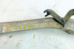 RENAULT KOLEOS I 2.0D 09 WAHACZ PRAWY TYŁ