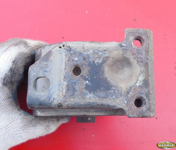 SEAT TOLEDO I 1.9D 93r - PODUSZKA SILNIKA