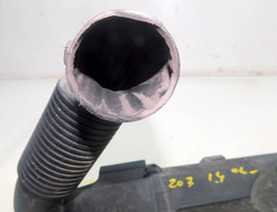 PEUGEOT 207 1.4b 5D 06r RURA WLOT ŁAPACZ REZONATOR POWIETRZA 