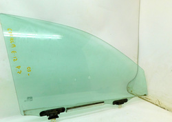 TOYOTA COROLLA E12 2.0 SZYBA DRZWI PRAWY PRZÓD 