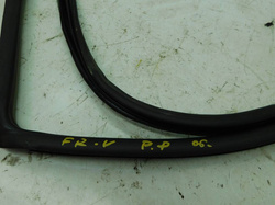 HONDA FRV FR-V I 2.0 2006r USZCZELKA DRZWI PRAWY PRZÓD