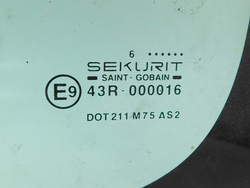 CITROEN BERLINGO PARTNER I 1.6HDI 08r SZYBA PRAWY ŚRODEK BOCZNA