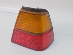 VW PASSAT B2 1.6D 1988r HB LAMPA PRAWA TYŁ TYLNA