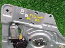 HYUNDAI TUCSON 08r - PODNOŚNIK SZYBY PARWY TYŁ