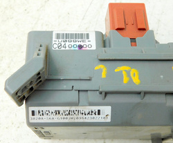 HONDA CIVIC VII 1.4 02r SKRZYNKA BEZPIECZNIKÓW 3820A-S6A-G100