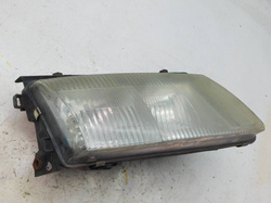 VW PASSAT B5 1.6 97r - LAMPA PRAWY PRZÓD