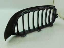 BMW 4 F32 F36 NERKA ATRAPA CHŁODNICY KRATKA PRAWA PRZÓD ORI 7294817 CZARNA 