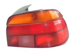 BMW E39 523 2.5 170KM 97r LAMPA TYŁ PRAWY