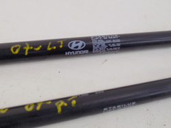 HYUNDAI TUCSON 2008r - SIŁOWNIKI KLAPY TYŁ