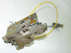 MERCEDES ATEGO 1318 2003r ZAMEK DRZWI PRAWYCH