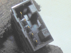 FREELANDER  PRZEŁĄCZNIK WYCIERACZKI  TYŁ YUG102230