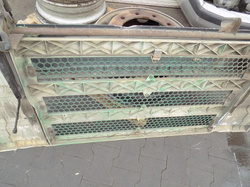 SCANIA 124L 03r MASKA ATRAPA GRILL