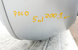 VW POLO III 1.4B 01r LIFT FL ZDERZAK TYŁ SREBRNY LA7W