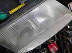 VW PASSAT B5 1.6 97r - LAMPA PRAWY PRZÓD