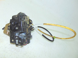 AUDI A6 C5 2.8 98r ZAMEK DRZWI TYŁ LEWY