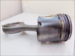 IVECO EuroTech 440KM 2001r - TŁOK Z KORBOWODEM