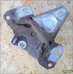 RENAULT LAGUNA II 2.0 04r - ŁAPA SILNIKA PRAWY TYŁ