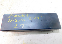 MERCEDES W210 LIFT KOMBI 2.7 01r SKRZYNKA BEZPIECZNIKÓW 0005400372