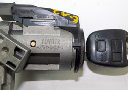 TOYOTA COROLLA E12 2.0 90KM D4D STACYJKA Z KLUCZYKIEM 89783-02020