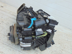 AUDI A3 II 8P 3D 2.0FSI 04r NAGRZEWNICA VALEO EU