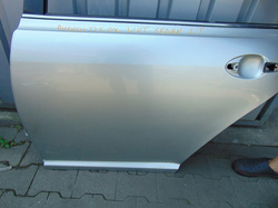 TOYOTA AVENSIS T25 2007r DRZWI TYŁ LEWY LIFTBACK