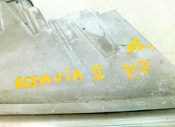 SKODA OCTAVIA II RS 2.0FSI 05r LAMPA REFLEKTOR PRAWY PRZÓD XENON EU