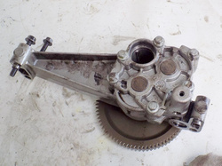 SCANIA 124L 470KM 03r POMPA OLEJU 1385577