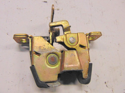 VOLVO 460 2.0B 94r - ZAMEK KLAPY TYŁ