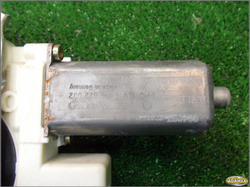 TOYOTA AVENSIS T25 HB PODNOŚNIK SZYBY LEWY TYŁ 