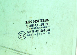 HONDA CIVIC VII 1.4 02r SZYBA DRZWI LEWY TYŁ