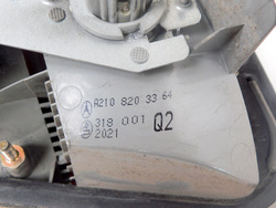 MERCEDES W210 LIFT SEDAN 2.2 CDI 01r LAMPA LEWY TYŁ SEDAN A2108203364