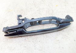 MERCEDES W210 LIFT KOMBI 2.7 01r KLAMKA ZEWNĘTRZNA LEWY TYŁ 