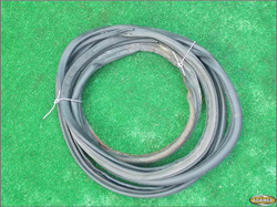 HYUNDAI H-1 H1 STAREX USZCZELKA DRZWI ŚRODKOWYCH