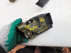 CHEVROLET AVEO 2006r SED ZAMEK DRZWI PRAWY PRZÓD