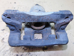 HYUNDAI SANTA FE I 2.0CRDI 4x4 ZACISK TYŁ PRAWY