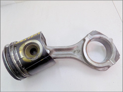 IVECO EuroTech 440KM 2001r - TŁOK Z KORBOWODEM