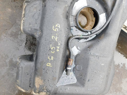 AUDI A6 C5 2.5TDI 2001r ZBIORNIK BAK PALIWA