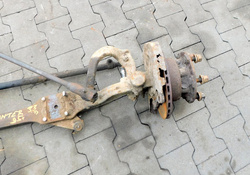 MITSUBISHI CANTER 3.3 TD 95r BELKA ZAWIESZENIE OŚ ZWROTNICE PRZÓD 