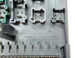 MERCEDES ML W163 2.7CDI 00r SKRZYNKA BEZPIECZNIKÓW 1635450205 08200101