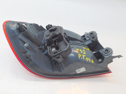 BMW 4 F32 2014r PRZEDLIFT LAMPA PRAWY TYŁ Z BŁOTNIKA USA 7296100