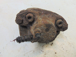 DACIA LOGAN 1.5 DCI 07r ZACISK LEWY PRZÓD