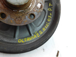 SKODA OCTAVIA II 2005r ZWROTNICA PIASTA PRAWY TYŁ