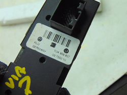 SKODA OCTAVIA I 98r PRZEŁĄCZNIK SZYB PRZÓD LEWY