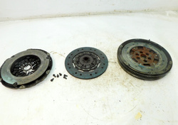 SKODA OCTAVIA II 2005r SPRZĘGŁO KOMPLETNE DWUMASA KOŁO ZAMACHOWE 