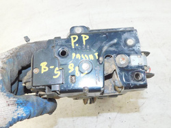 VW PASSAT B5 1.6 1998r ZAMEK DRZWI PRAWY PRZÓD