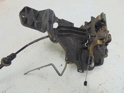 VW GOLF IV 1.6 98r ZAMEK DRZWI PRAWY PRZÓD