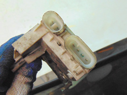 IVECO MAGIRUS 260-30 05r ZAMEK DRZWI PRZÓD PRAWY